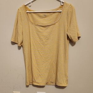 Gap square neck feather tee yellow stripes